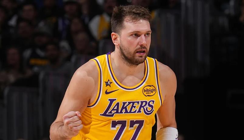 必发体育-狂砍38+13+10超约基奇！你再这么打下去：MVP悬念就大了！